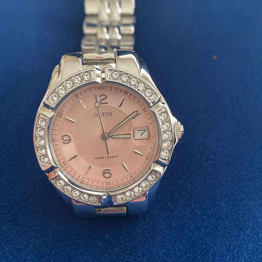 Guess bracelet watch with pink dial